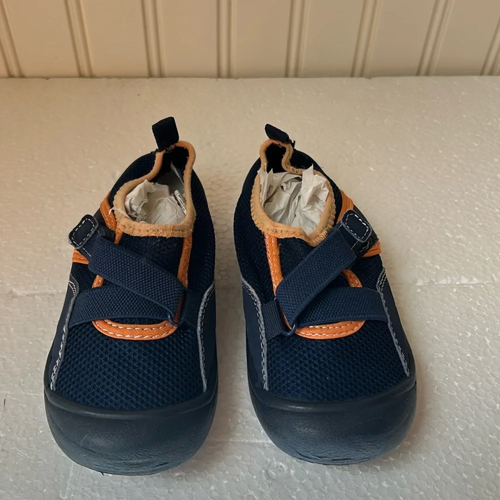 Carter’s kids Water Swimmers Shoes mesh adjust strap cushion insole boys size 11